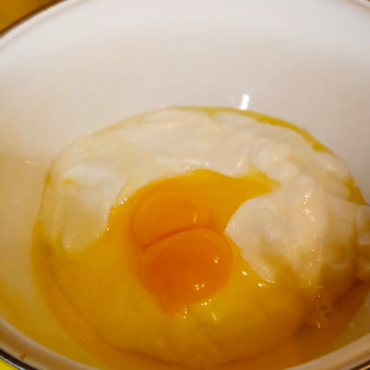 Пышные оладьи на простокваше без дрожжей с содой и яйцами - пошаговый рецепт приготовления с фото