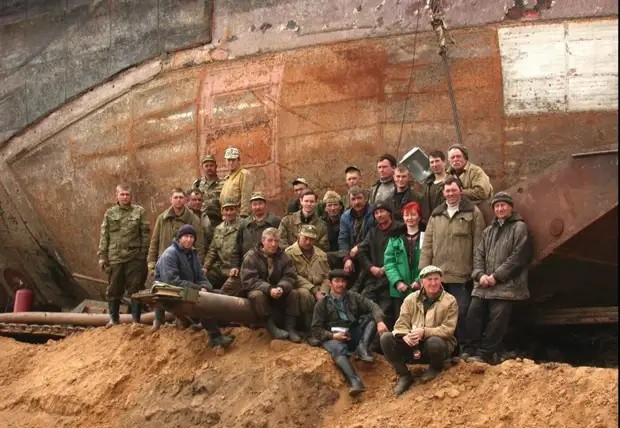 Как 2000 тонная подлодка высотой с пятиэтажку оказалась в Тольятти?4