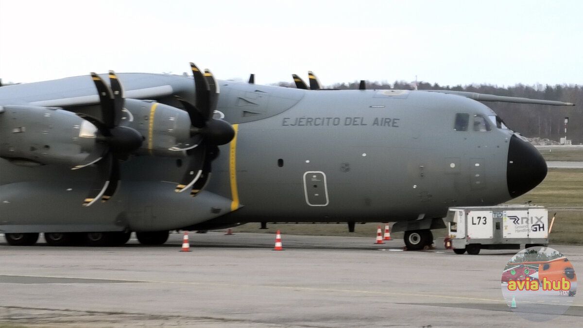 Airbus A400M Atlas на бывшей стоянке советских Ил-38 в Риге