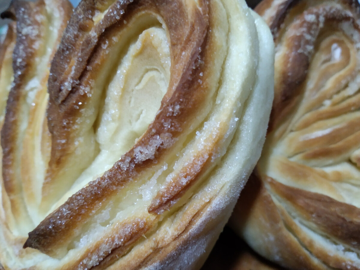 они не горелые, просто я фиговый футблогер)) и плохо фоткаю еду)