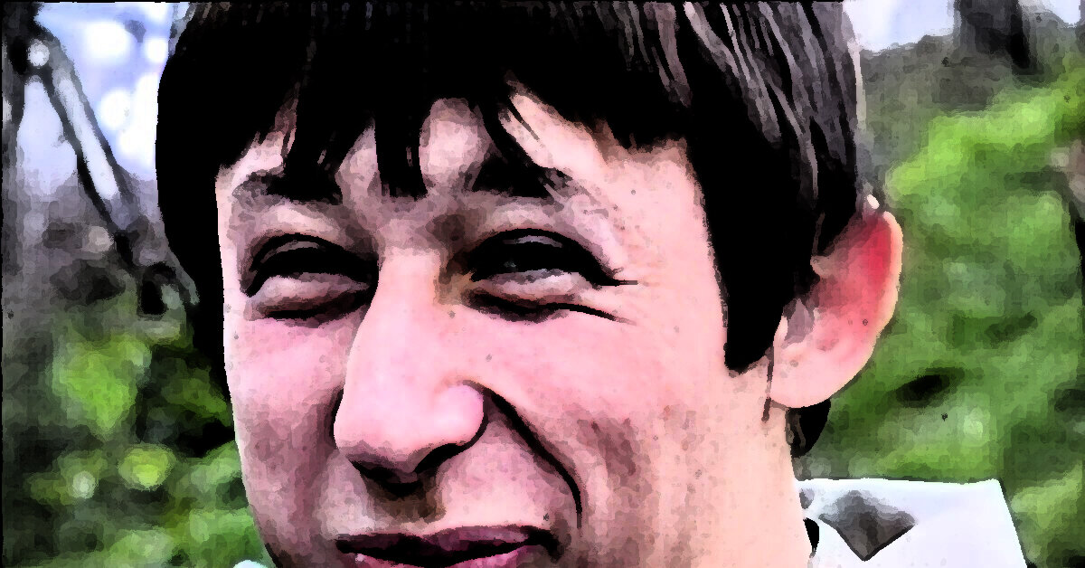 Да. Полковник таможни. Серьёзно.