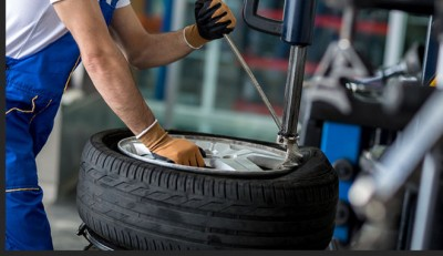 Их совершают даже профессиональные шиномонтажники. Эксперт рассказал, как избежать неприятностей.