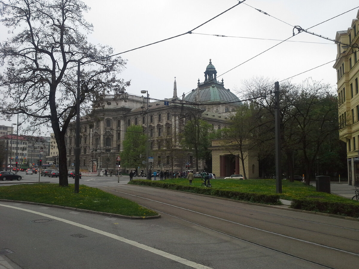 Дворец Правосудия.