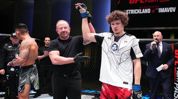    Роман Копылов.UFC