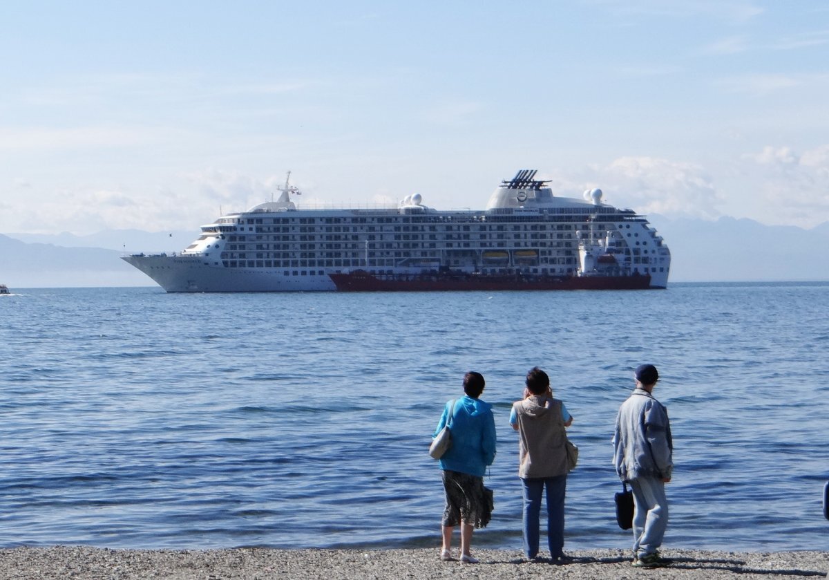    Пассажиры круизного лайнера Astoria Grande вернутся в РФ самолетами