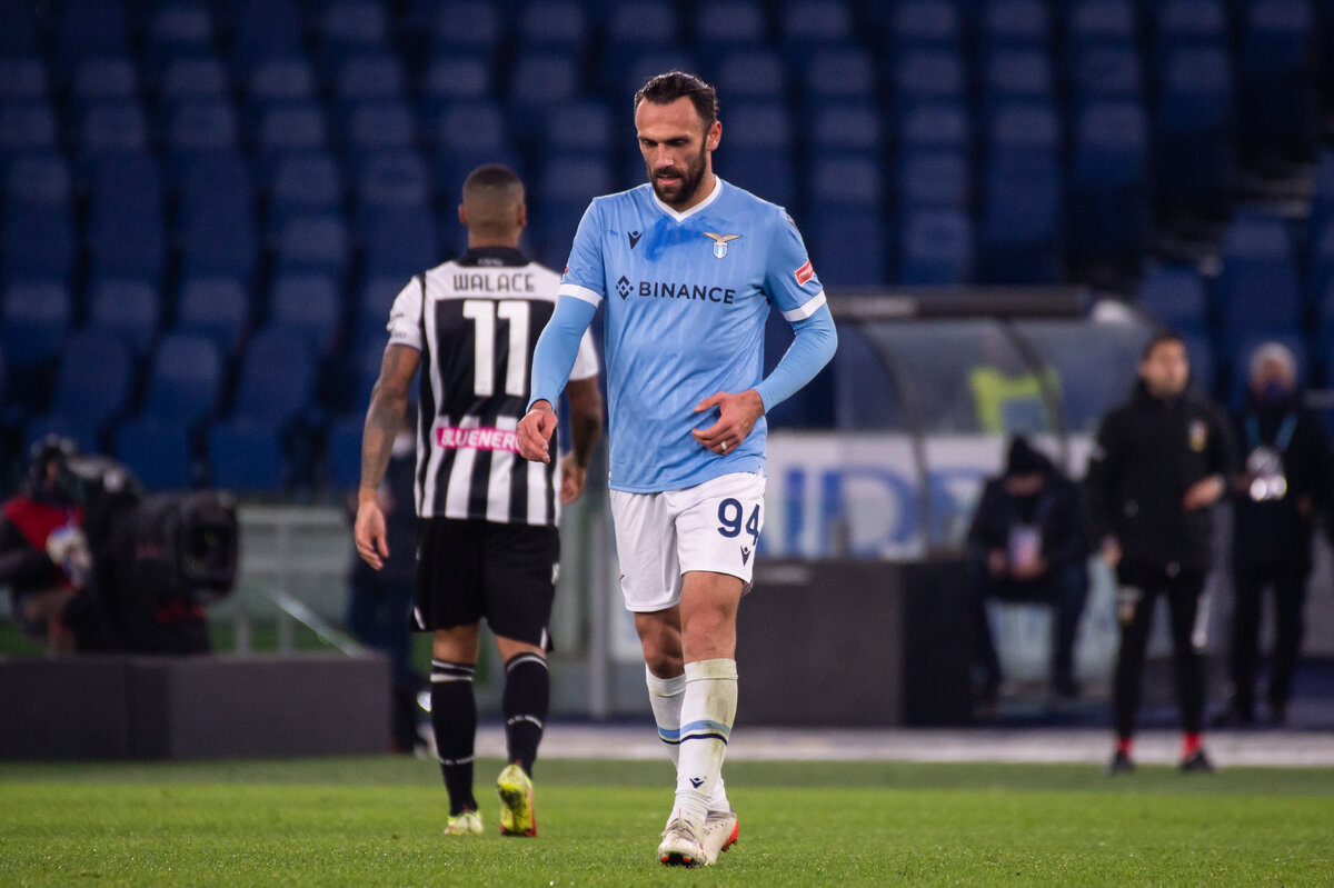 Топ форвардов. Крсто килибарда футбольный агент. Самый лучший нападающий в мире. Топ форвардов. Топ форвардов.