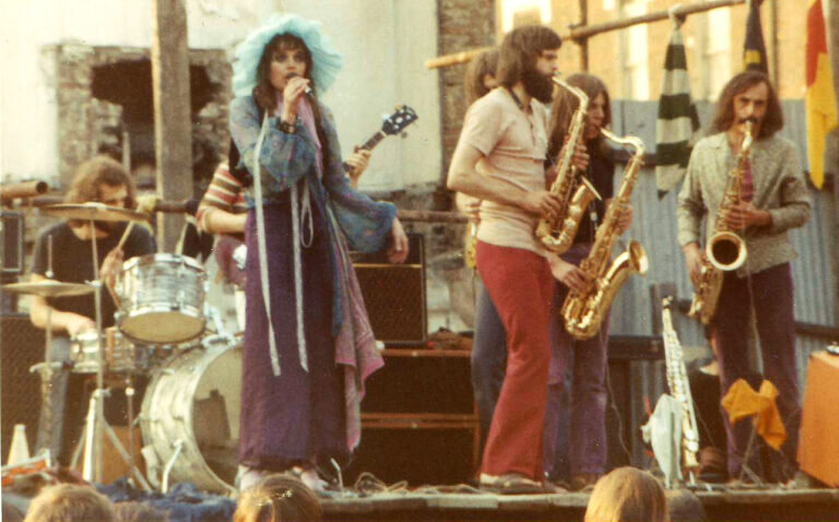 Catapilla's live show, 1971