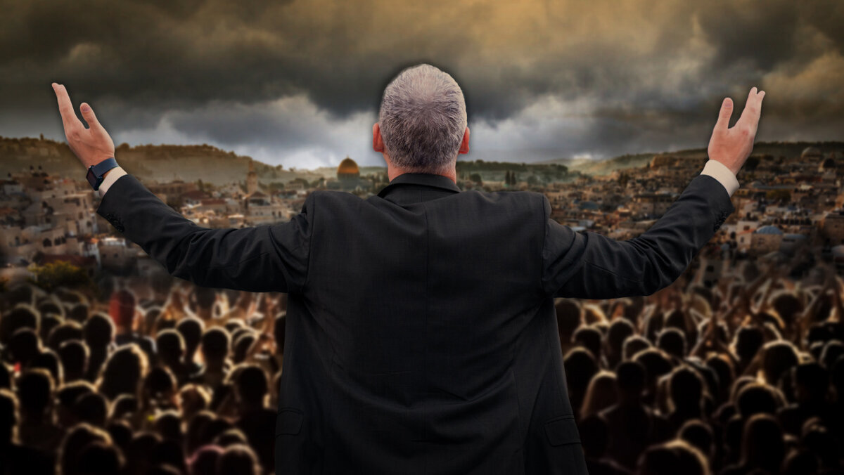 Οι άγιοι Ορθόδοξοι πρεσβύτεροι ήταν συχνά προικισμένοι με το χάρισμα της διόρασης.  Έκαναν πολλές προβλέψεις για τη Ρωσία, τόσο για τις δύσκολες στιγμές της όσο και για την αναβίωσή της.-4