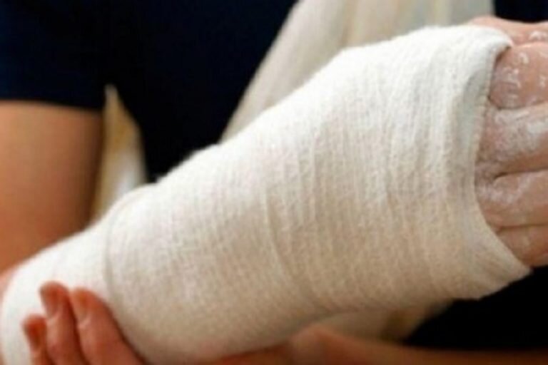    В Оренбурге из-за гололеда в травмпункты за день обращаются более сотни пациентов Белов Михаил Александрович