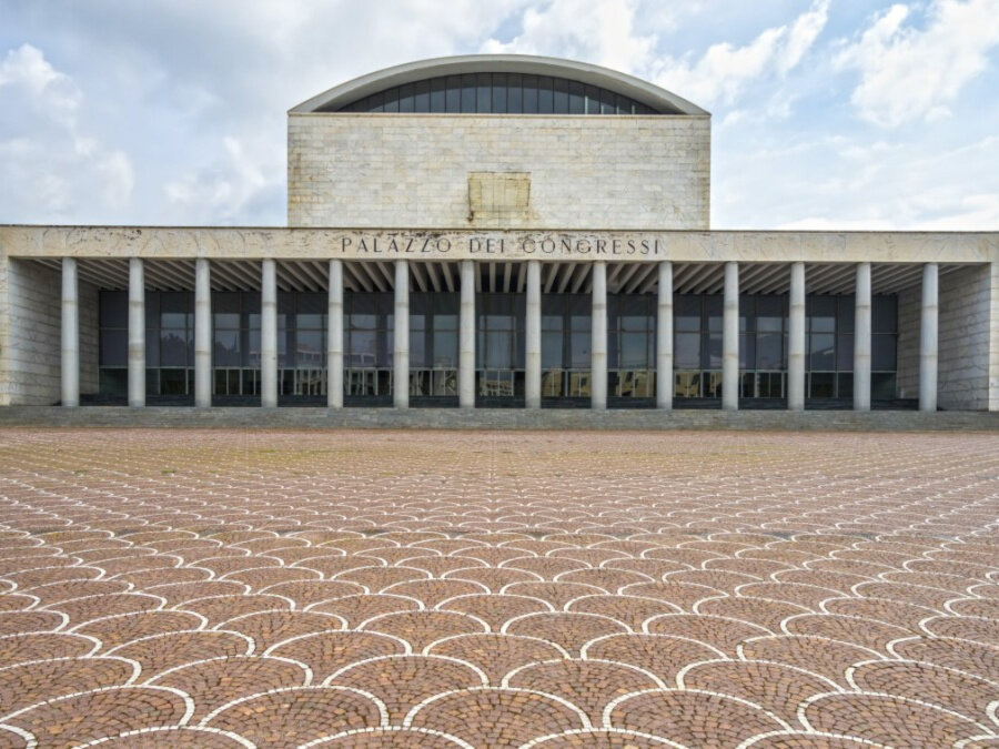 Дворец конгрессов в Риме (1954, арх. Адальберто Либеро), Италия