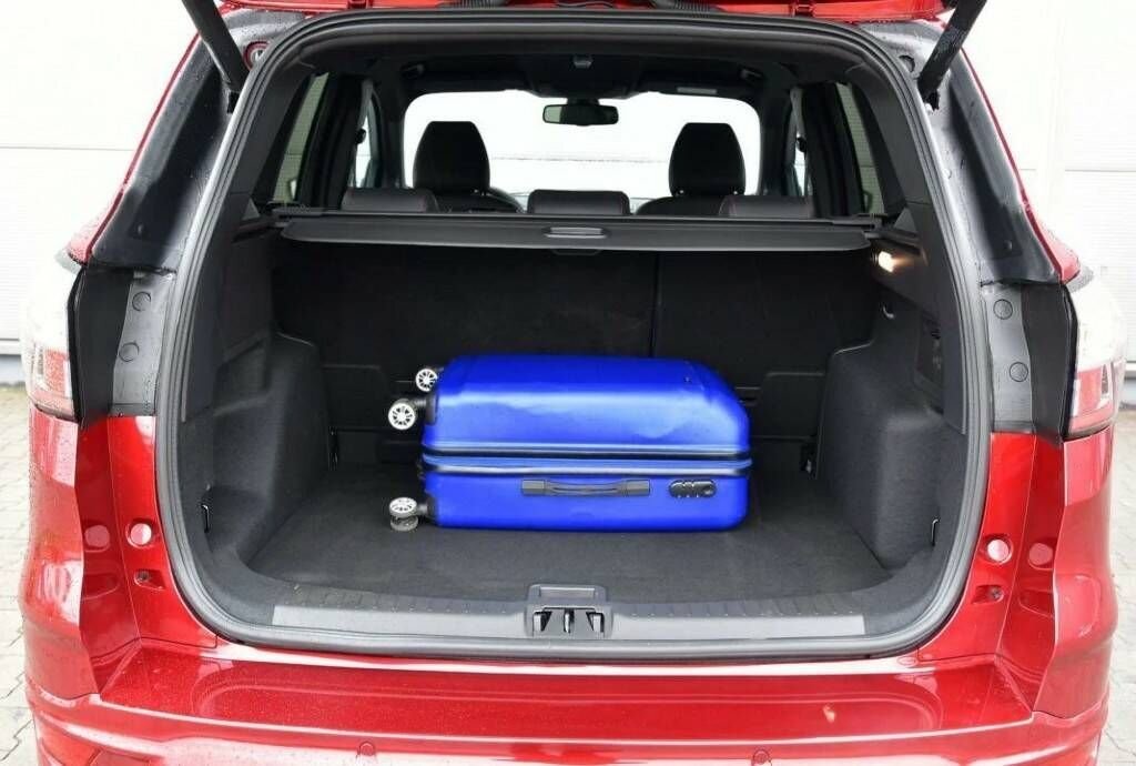      Ford Kuga (2011-2019)