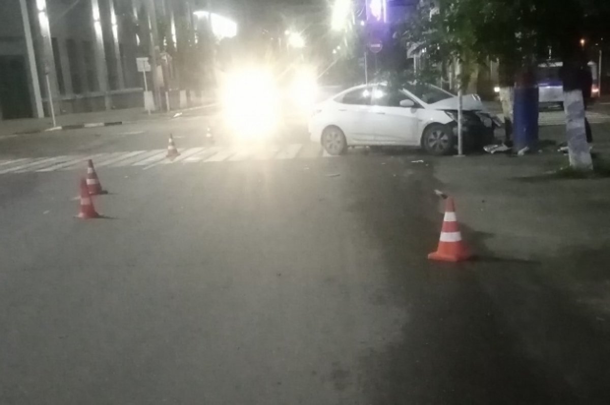    В Армавире электросамокат врезался в иномарку, пострадали два человека