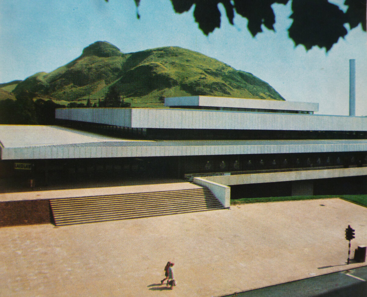 Материал из личного архива. The Royal Commonwealth Pool opened by Princess Anne in 1970. Along with the Meadowbank Sports Centre.