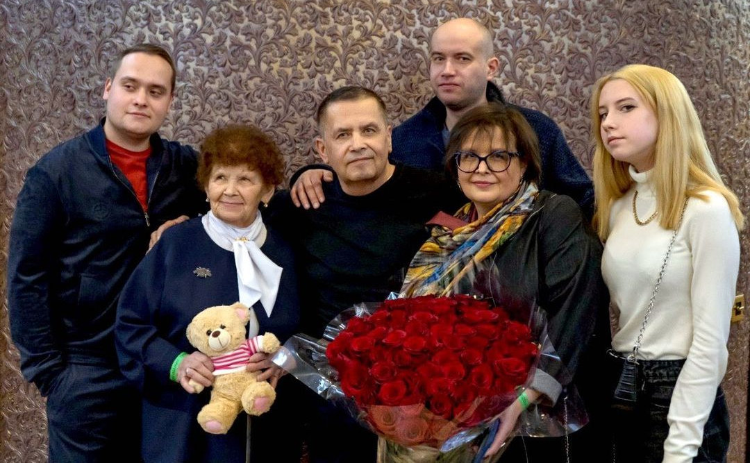 Расторгуев сейчас живет. Николай Расторгуев семья. Семья Николая Расторгуева. Николай Расторгуев дети. Расторгуев Николай семья и дети