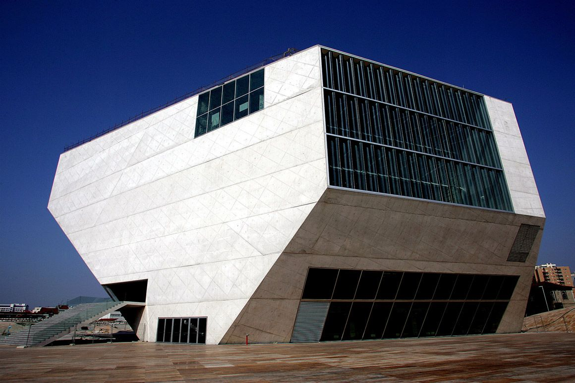 Casa da musica (порту). Концертный зал дом музыки в порту Португалия.