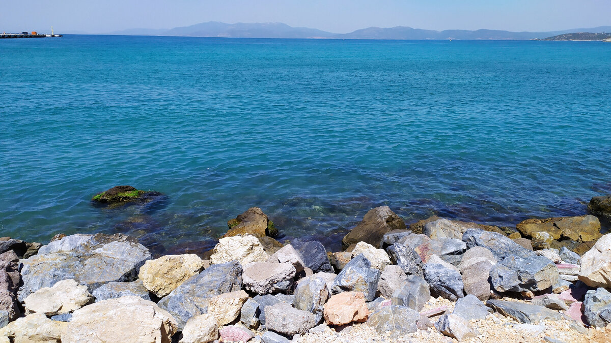 Береговая линия в центре Кушадасы