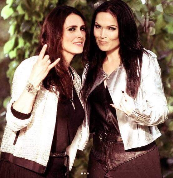 Шэрон Дэн Адель и Тарья Турунен. Фото из группы Тарьи в Facebook