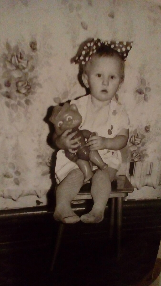 это я в детстве не готова к деторождению. моя личная фотография.