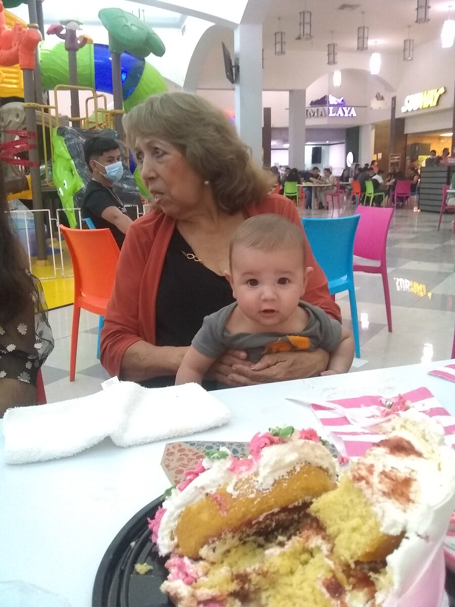 Мой маленький, устал без мамы.