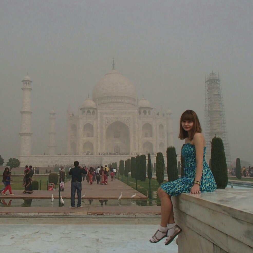 Заставляли одевать хотябы носки, т.к. антисанитария на улицах