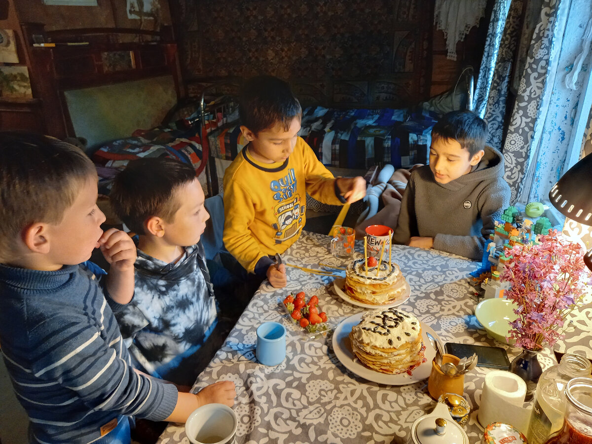 Еще один День Рождения в старой избе. Показываю уют простого, но очень  душевного детского праздника | ДЕТИ$деньги | Дзен