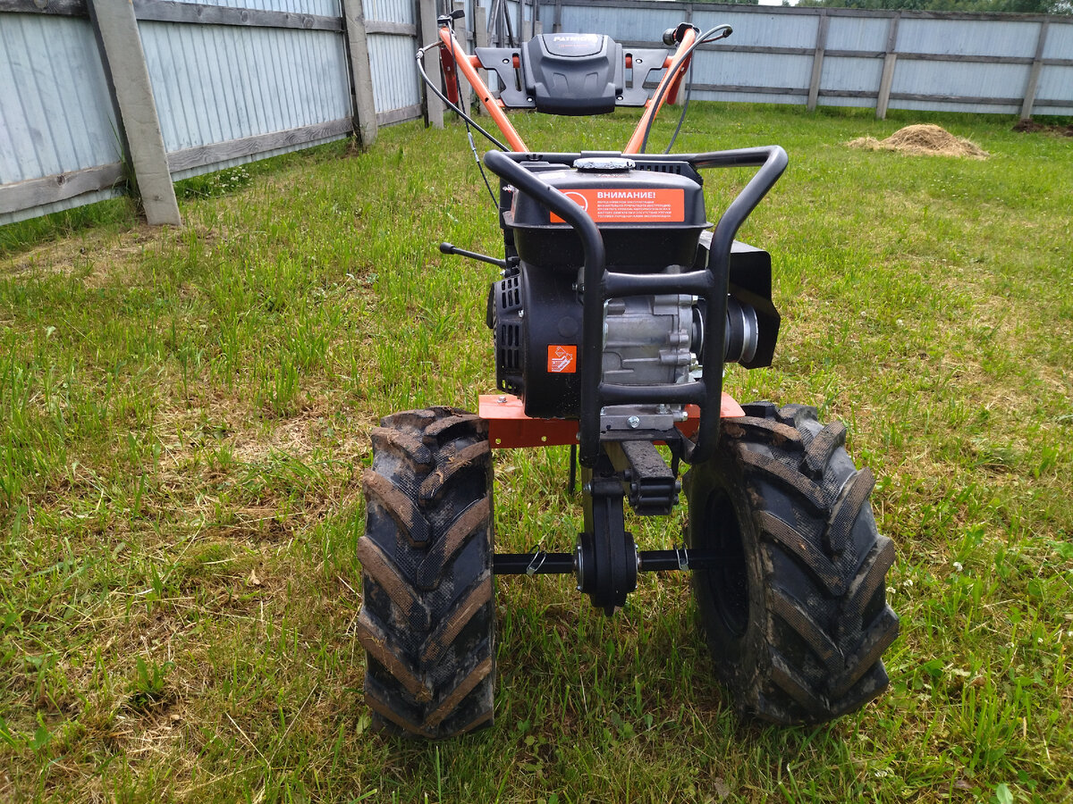 Так и хочется на нём что-нибудь распахать или откультивировать) 