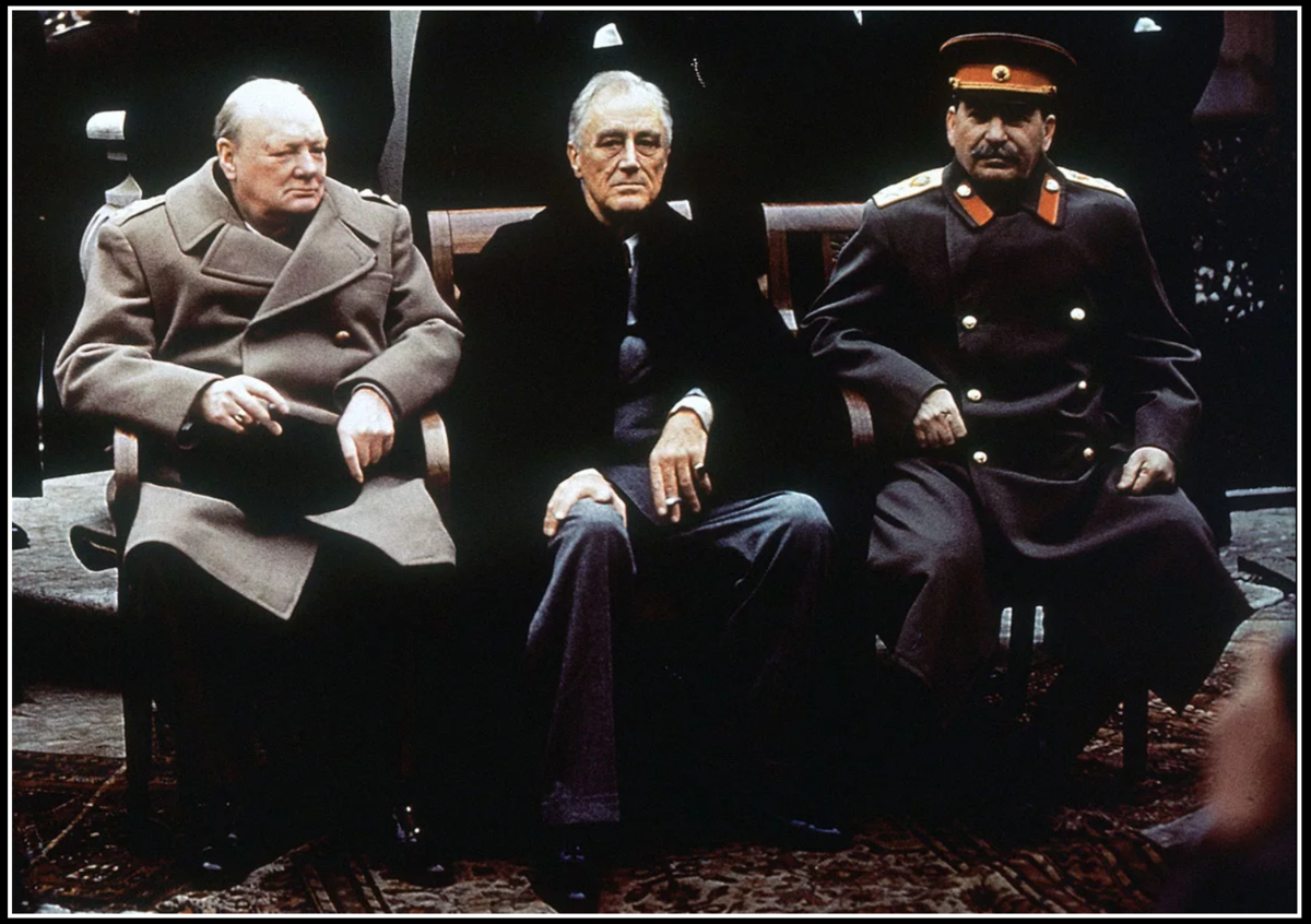 Ялтинская конференция участницы. Сталин рузвельт и черчилль на ялтинской конференции. Ливадийский дворец сталин рузвельт черчилль. Ялтинская крымская конференция 1945. Рузвельт черчилль сталин конференция ялта.