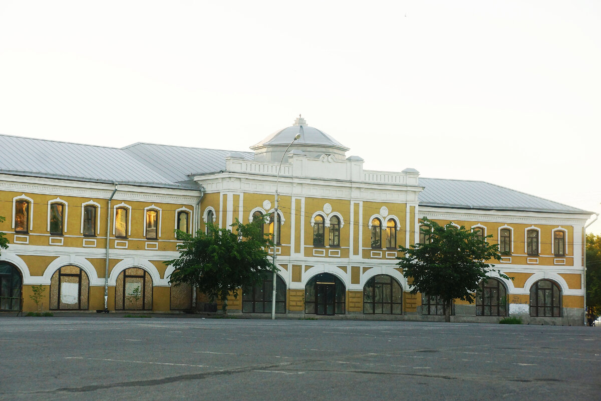 Здание гостиницы "Пассаж"