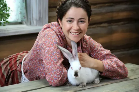 Любовь Тихомирова - известная актриса, у неё много поклонников