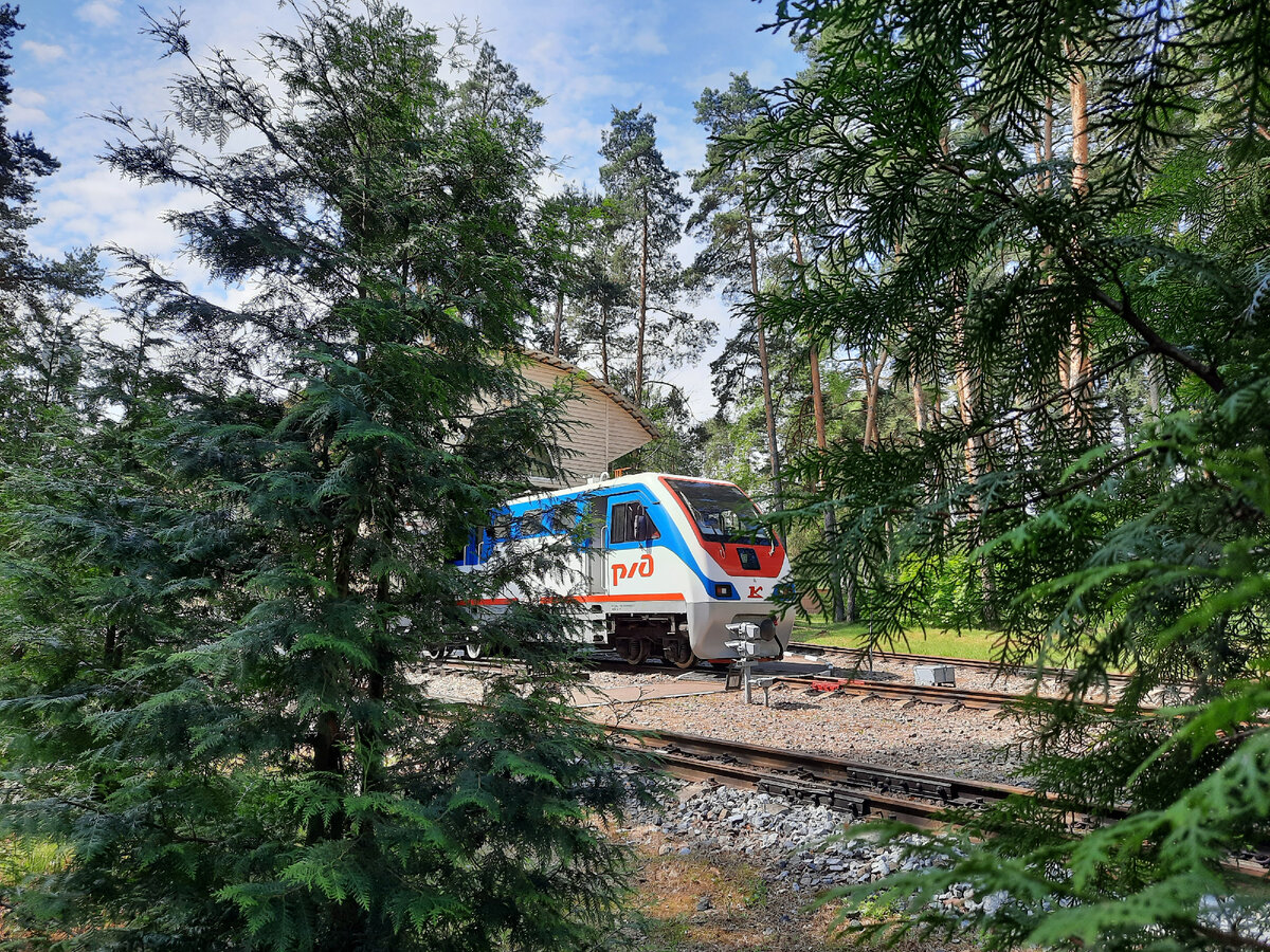 ТУ-10 выезжает из депо.