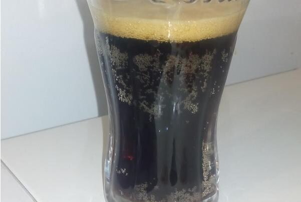 В такую жару нет ничего лучше, чем стакан холодного кваса.