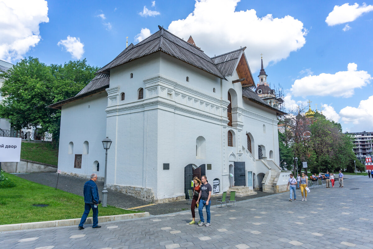 № 4а — Старый английский двор