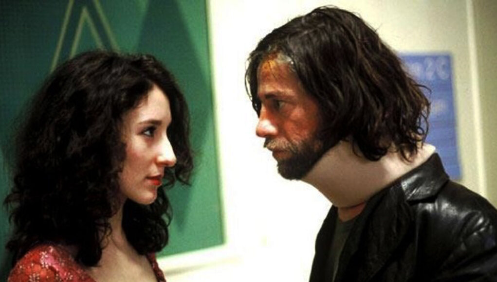 Чаит и Сибель разговаривают в больнице