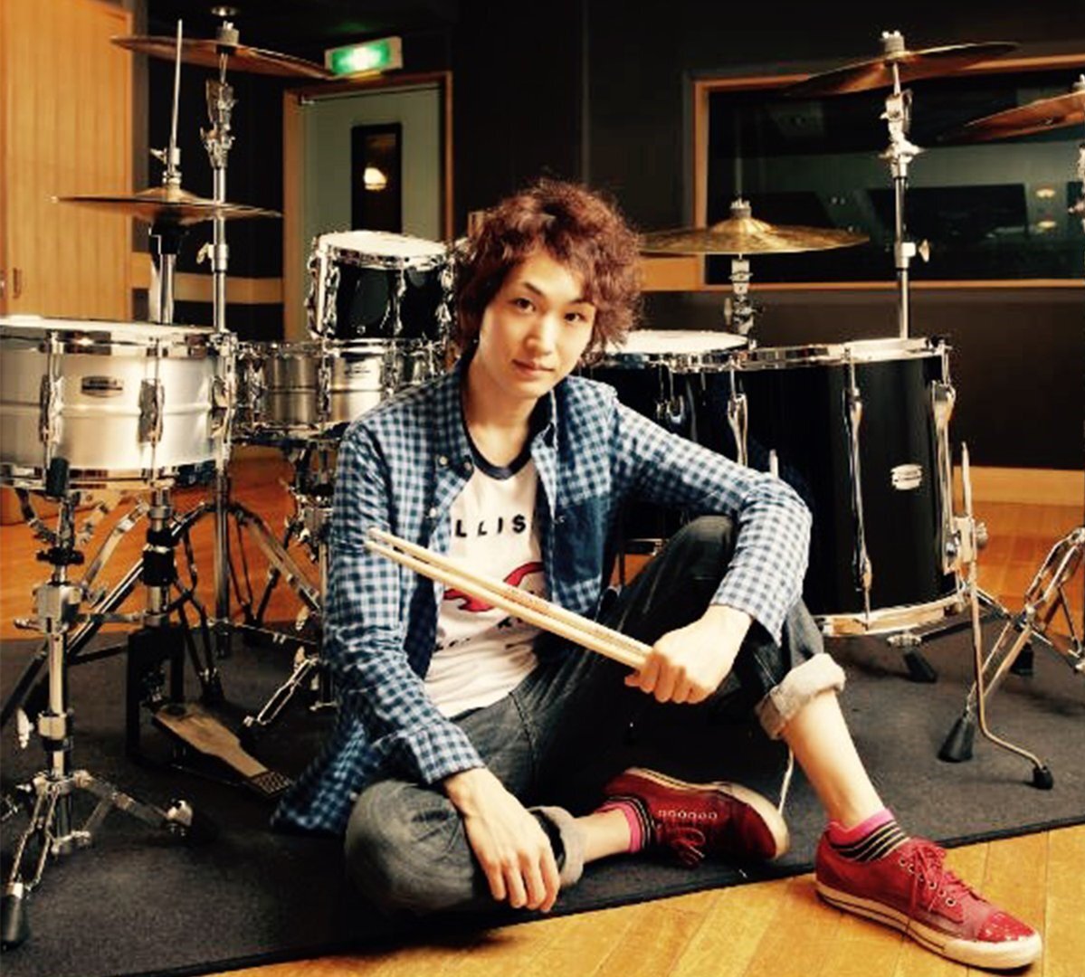 Хидеки Аояма, ударник. Фото : ЯндексКартинки.