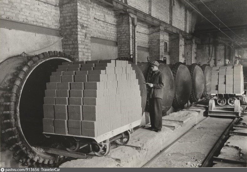 Наш цех выглядел жутко, этот чистенький. 