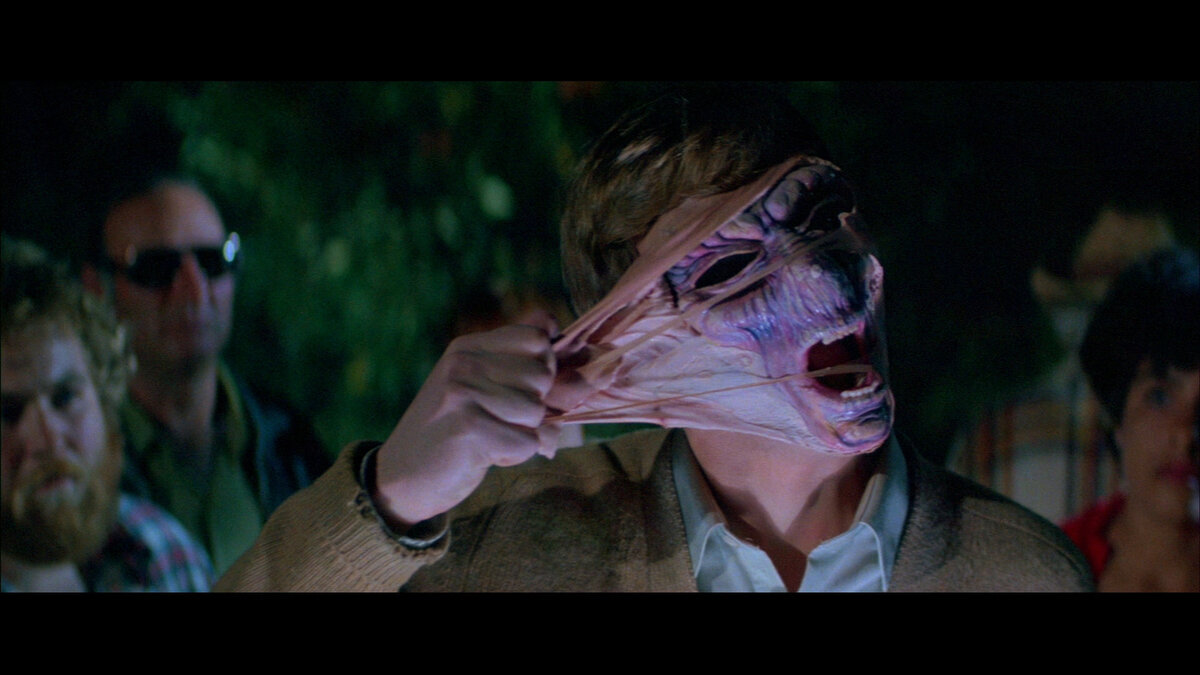 Странные захватчики (1983)