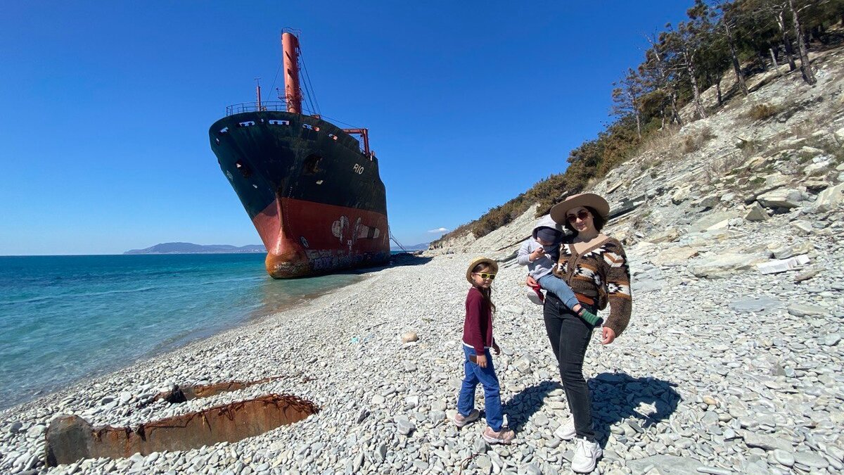 Я с детьми как раз на подходе к этому кораблю.