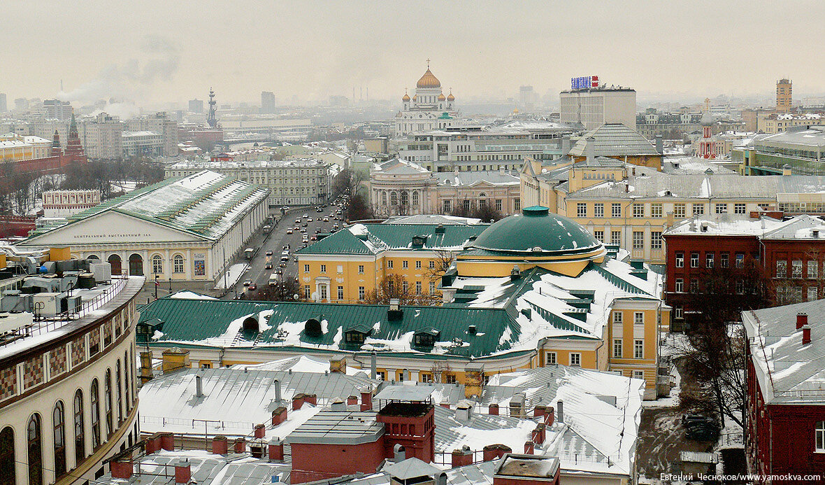 Создание московского. Императорский Московский университет (Моховая, 11). Комплекс зданий на улице Моховая - Моховая улица. МГУ зимой Моховая. Моховая улица Москва достопримечательности.