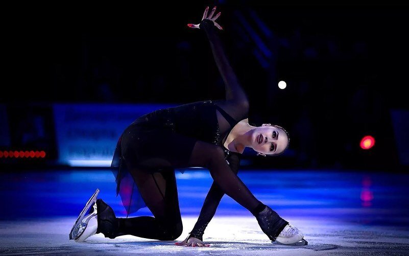    Алина Загитова надеялась на автомат по физкультуре, учитывая ее заслуги в спорте Соцсети Алины Загитовой