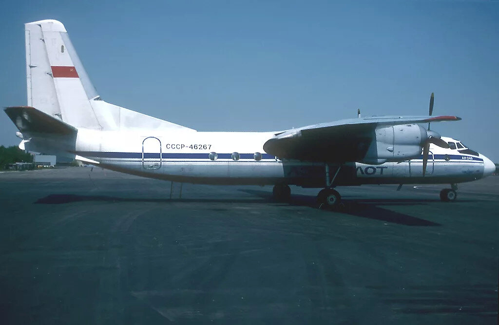 Самолет Ан-24