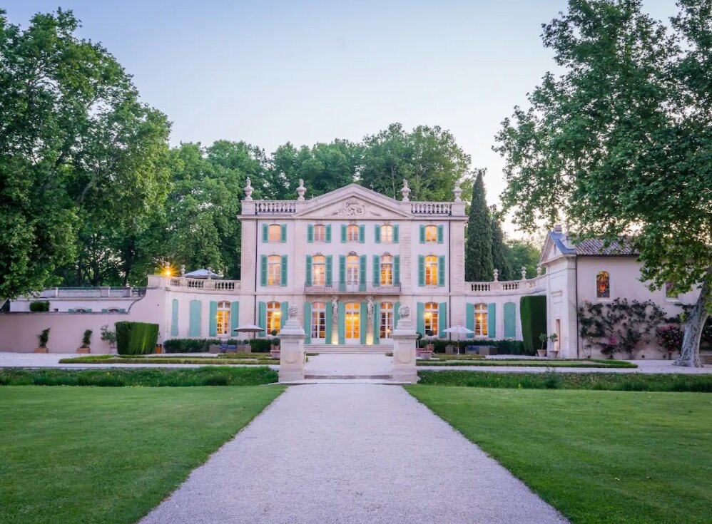 Дворец снаружи. Фото www.airbnb.co.uk