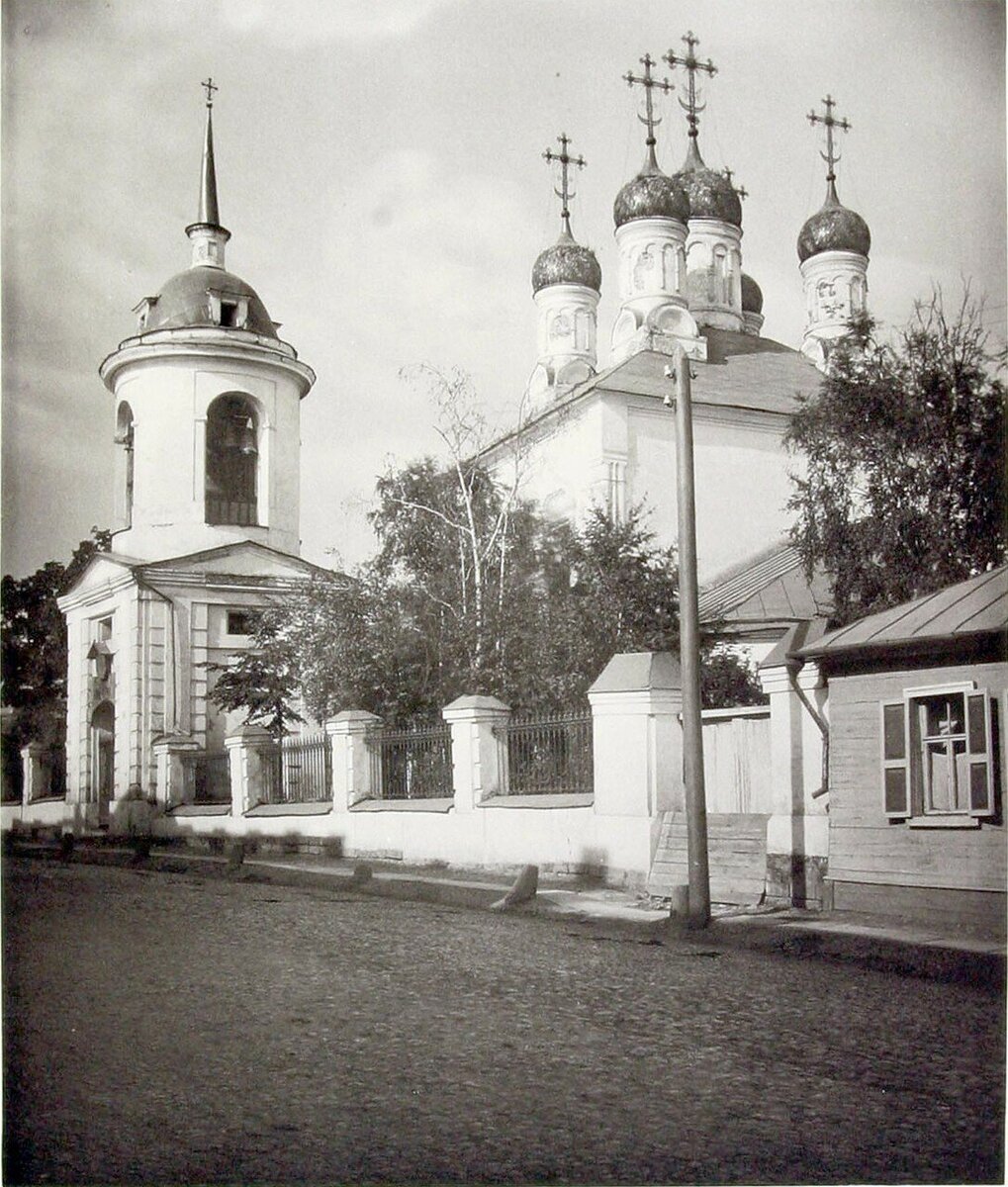 Церковь митрополита Алексия в Глинищах, 1881. Фото отсюда: https://humus.livejournal.com