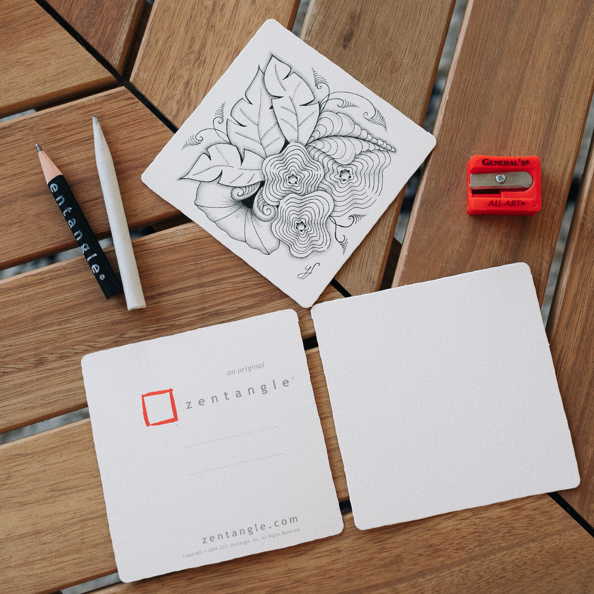 Фирменные плиточки Zentangle