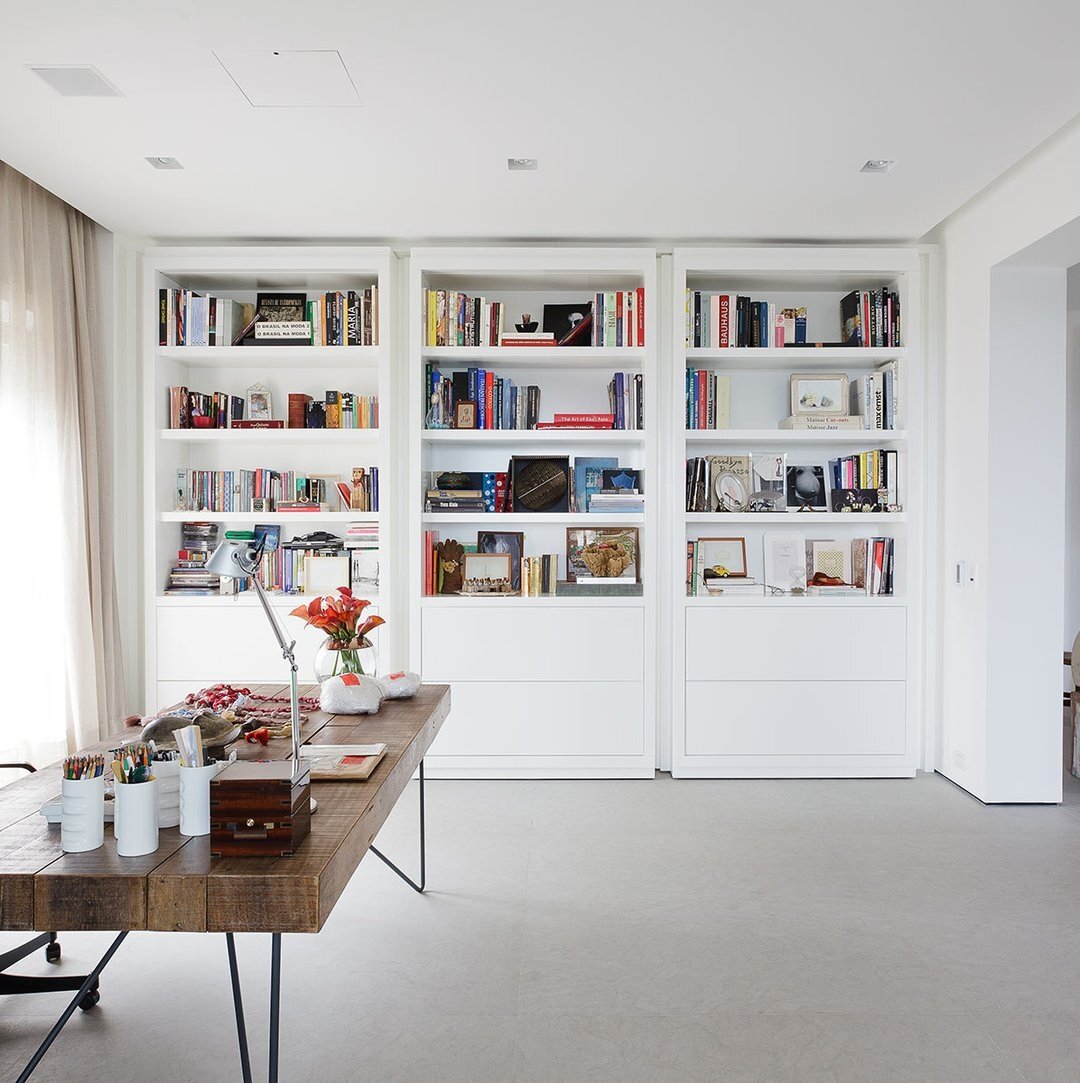 Листайте вправо