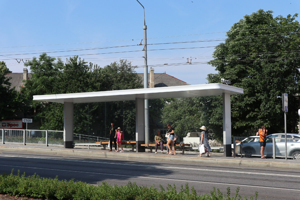 Самая известная выделенная полоса для наземного транспорта в России. Так ли хороша улица Щорса в Белгороде?