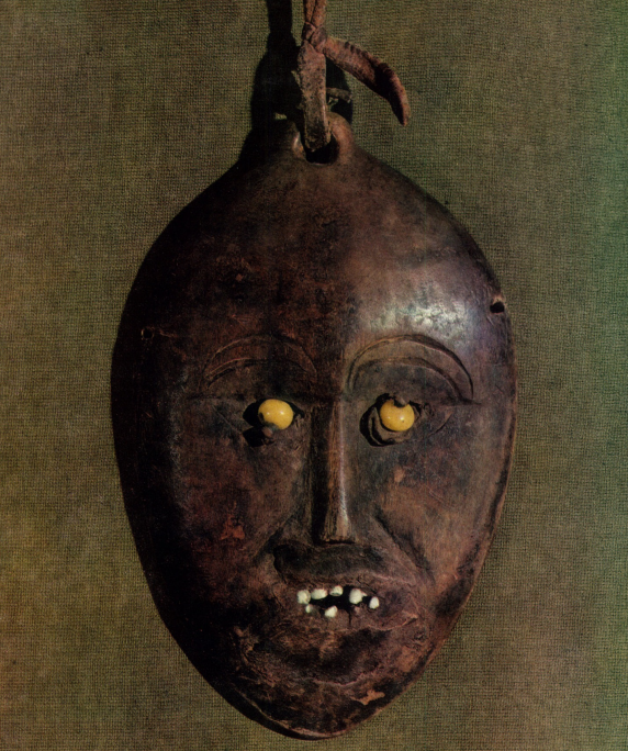 Фото из книги С.В. Иванова «Маски народов Сибири».