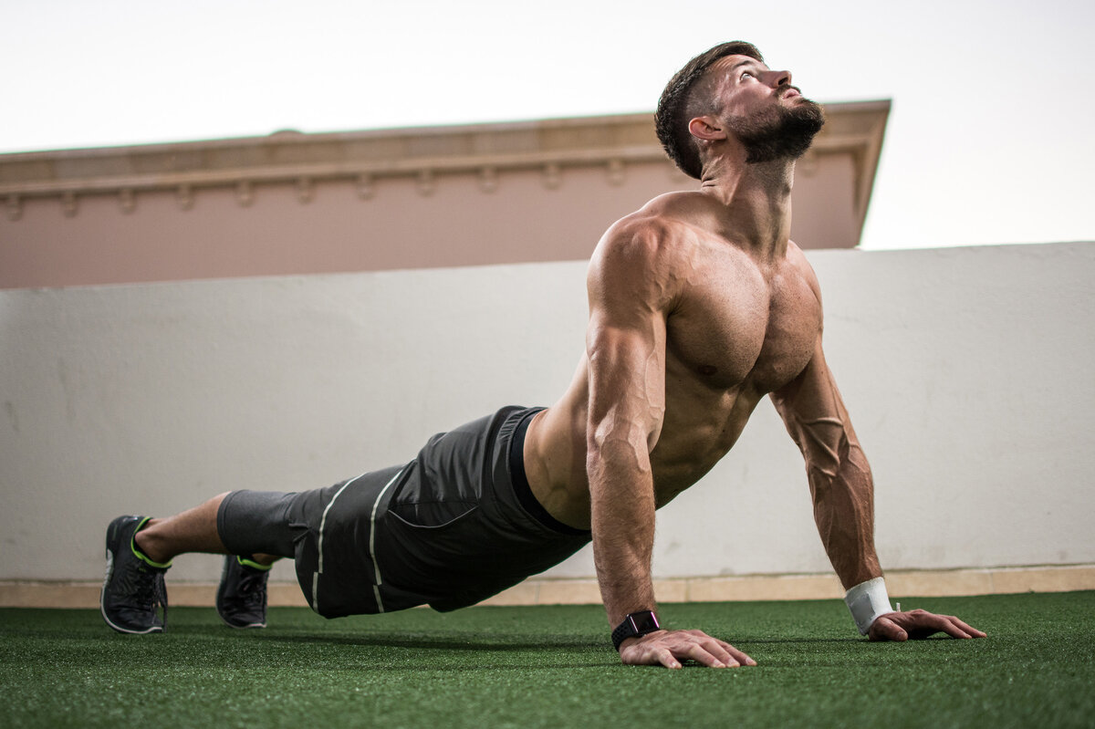     Индийские отжимания: интересное упражнение для мужской силы и здорового позвоночника