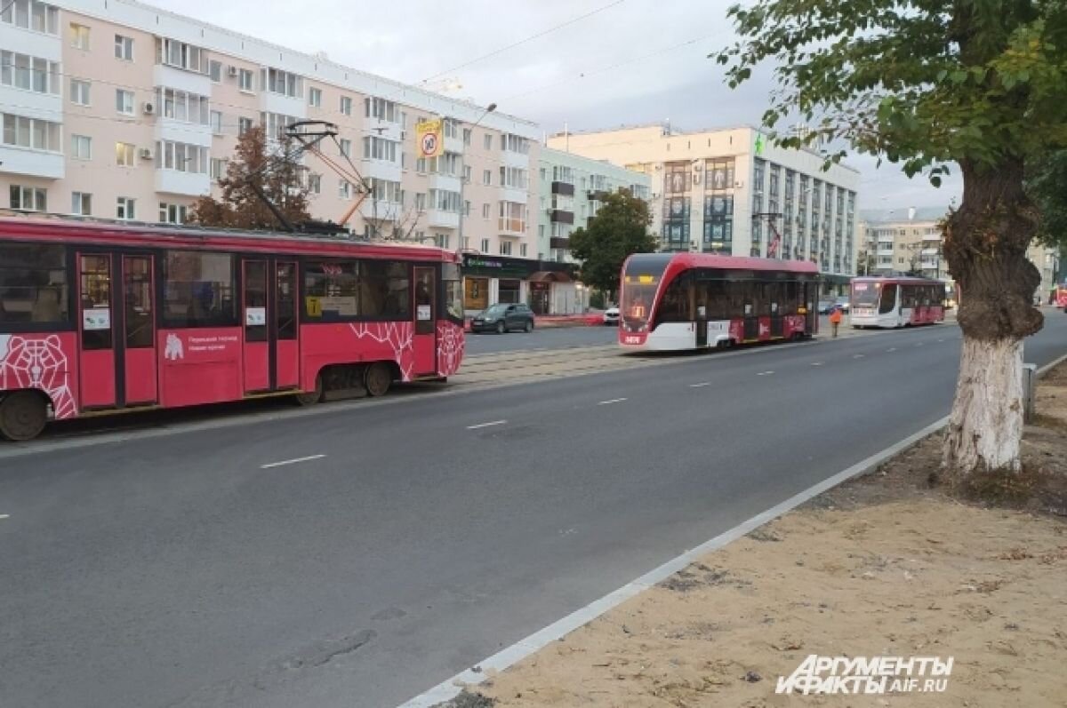 В Перми трамвай столкнулся с легковушкой | АиФ–Пермь | Дзен