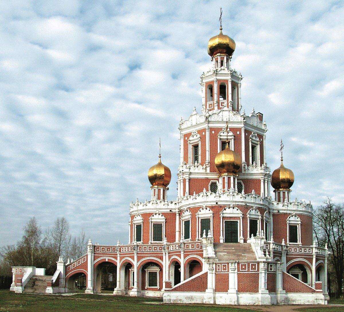 Храм на филях