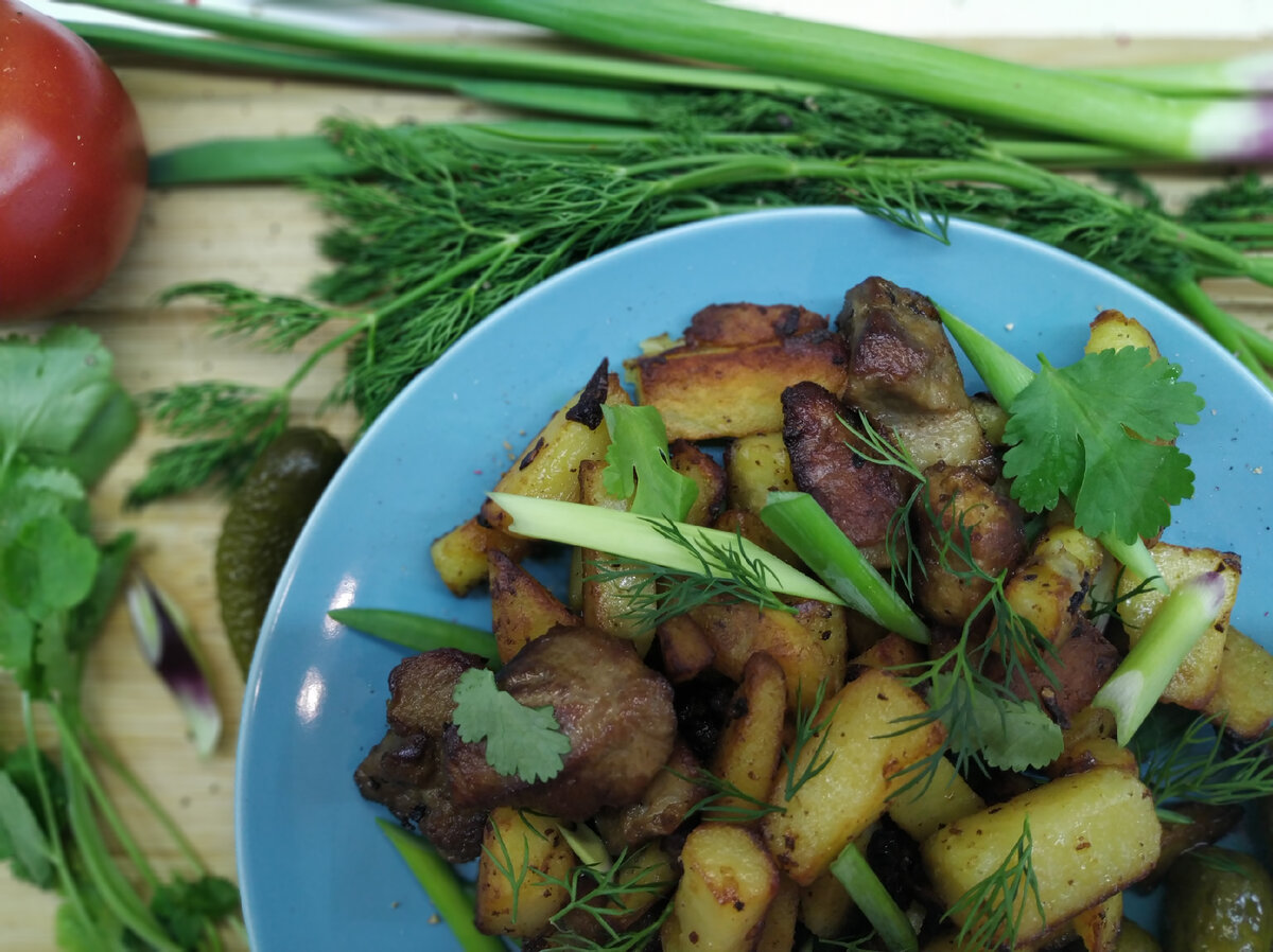 Жареха из свинины с картофелем